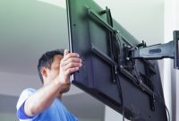 installing-mount-tv-on-the-wall-at-home-or-office